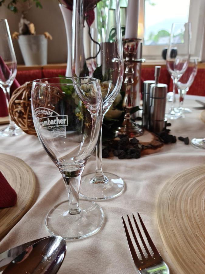 Landhotel Weisses Roess'L Adorf Екстериор снимка