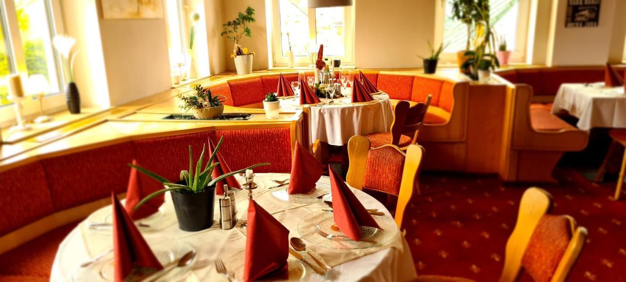Landhotel Weisses Roess'L Adorf Екстериор снимка