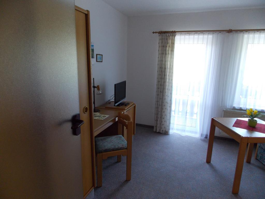 Landhotel Weisses Roess'L Adorf Стая снимка