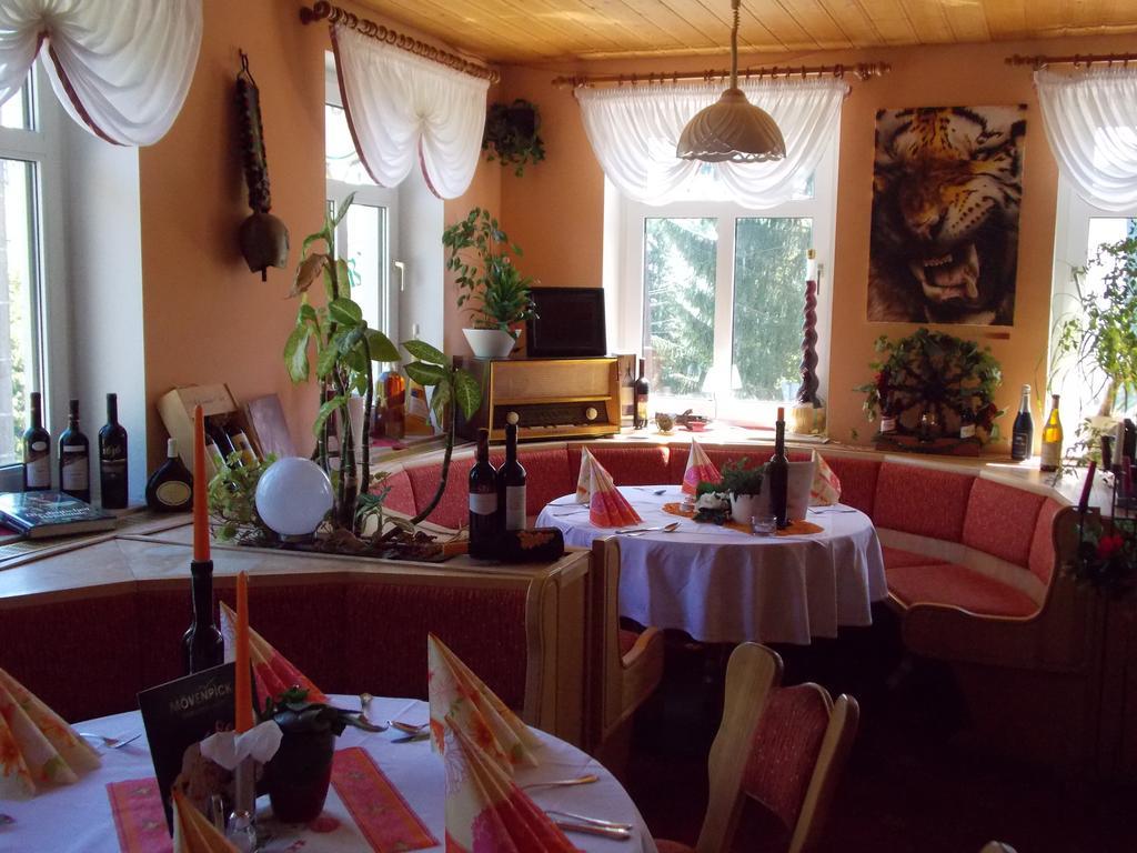 Landhotel Weisses Roess'L Adorf Екстериор снимка